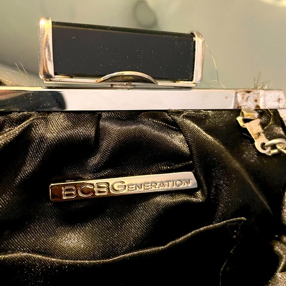 BCBG animal faux fur clutch. Brand new‼️ - Picture 4 of 6